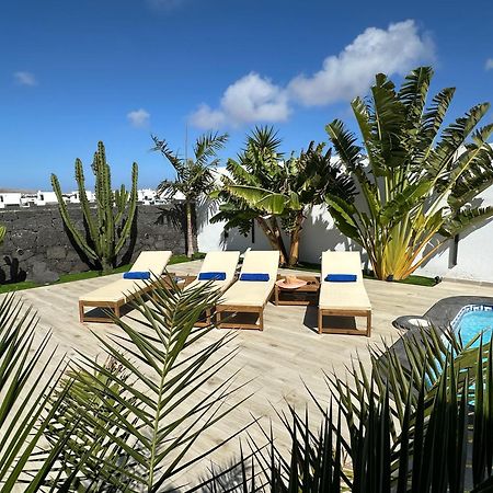 Villa Playa Blanca - Heated Pool, Aircon Exterior photo