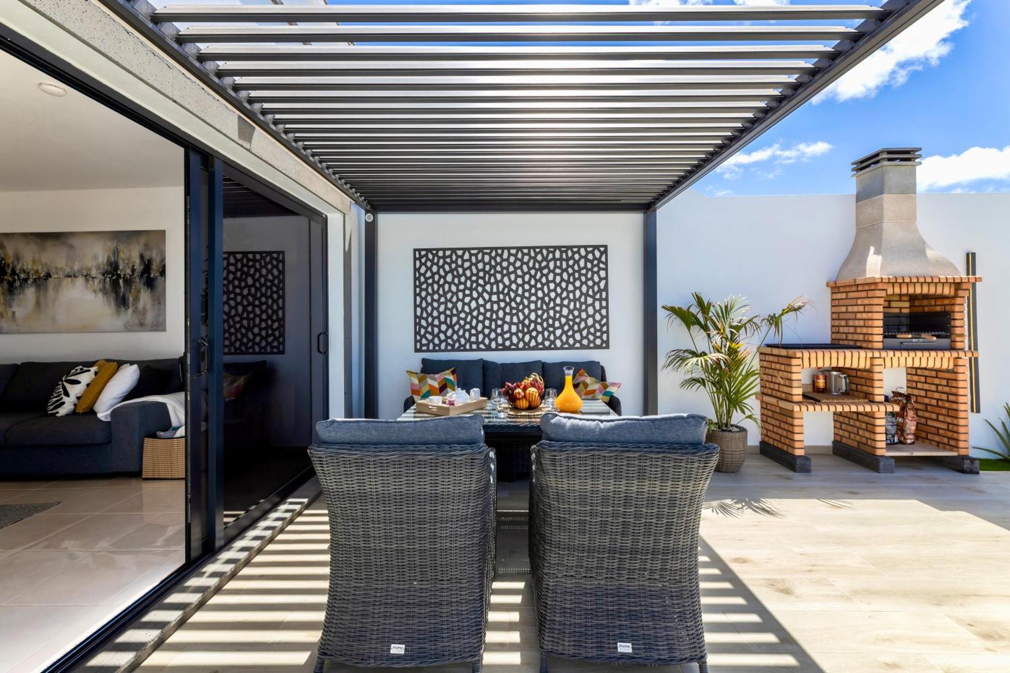 Villa Playa Blanca - Heated Pool, Aircon Exterior photo