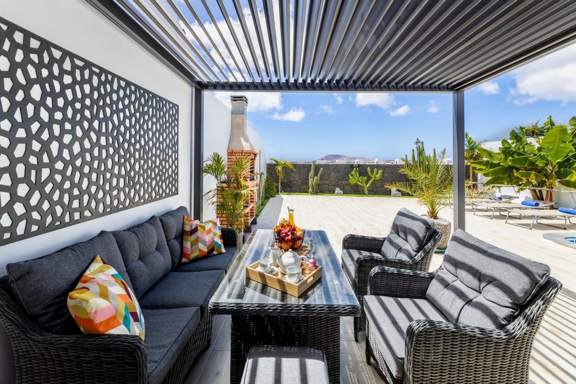 Villa Playa Blanca - Heated Pool, Aircon Exterior photo