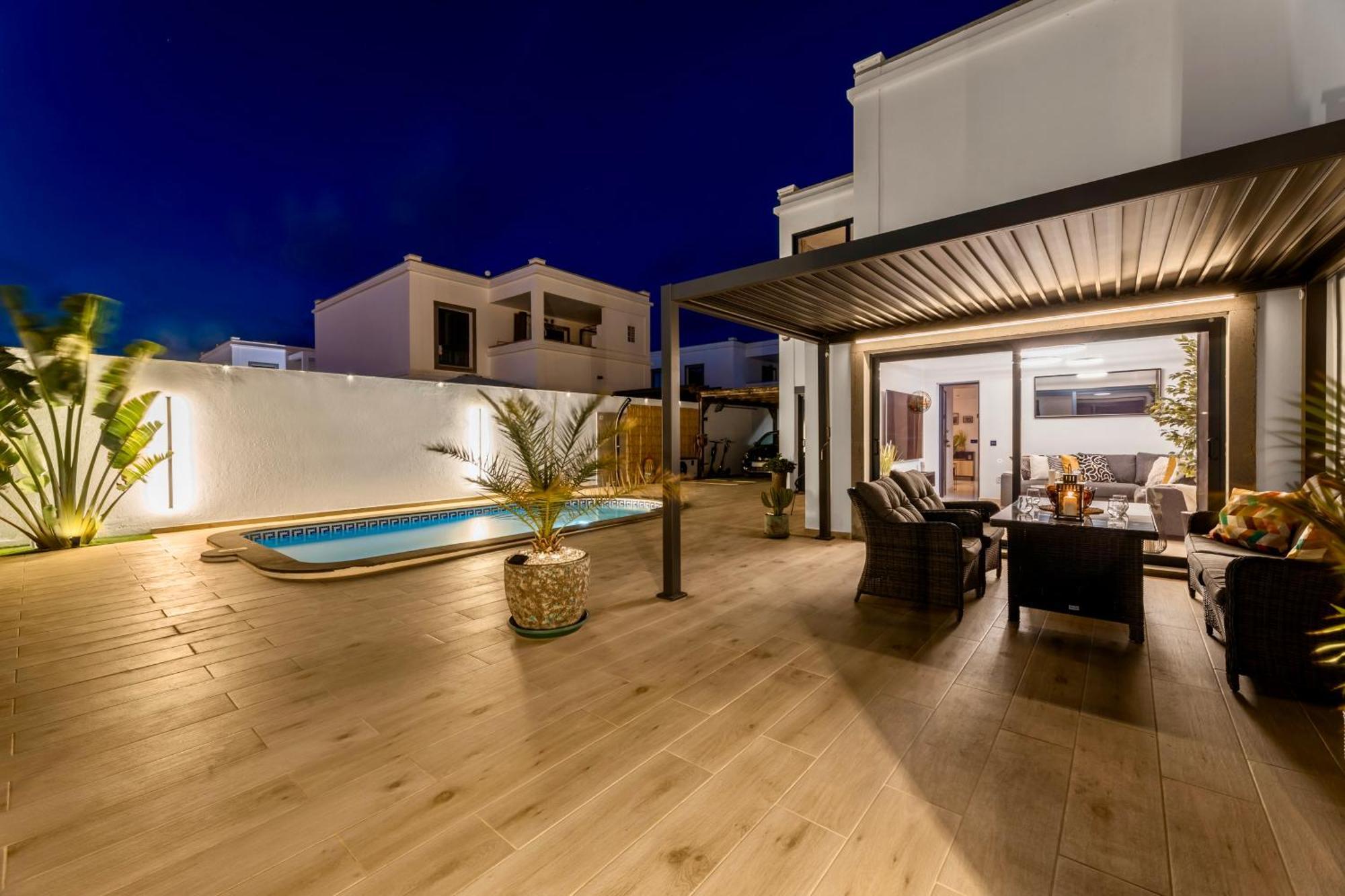 Villa Playa Blanca - Heated Pool, Aircon Exterior photo