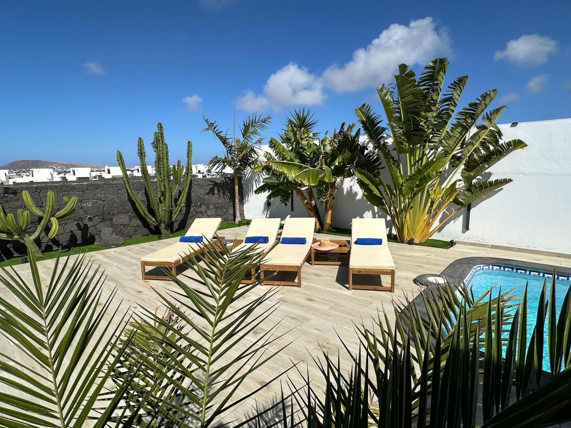 Villa Playa Blanca - Heated Pool, Aircon Exterior photo